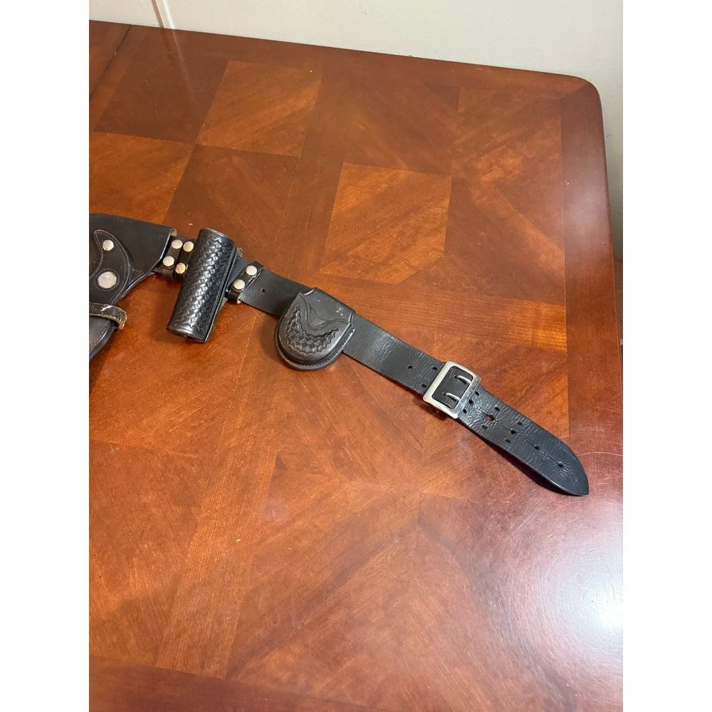 VTG Police‎ Leather Duty Belt Set Safariland Tex Shoemaker Holster Collector Lot
